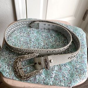 Leather Embossed Bedazzled Western Belt M